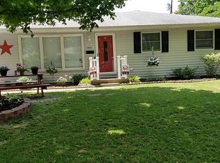 1416 Nelms Ave, Centralia, IL 62801