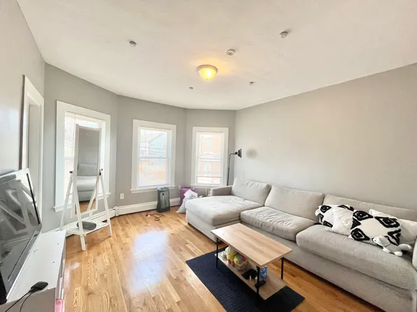 46 Lambert Ave APT 3, Boston, MA 02119