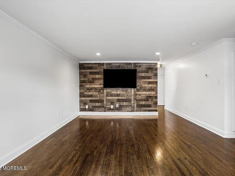 247 Sprucewood Dr — Photo 14