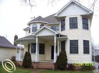 736 Pine St, Wyandotte, MI 48192