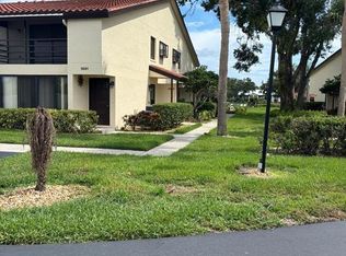 5689 Gardens Dr, Sarasota, FL 34243