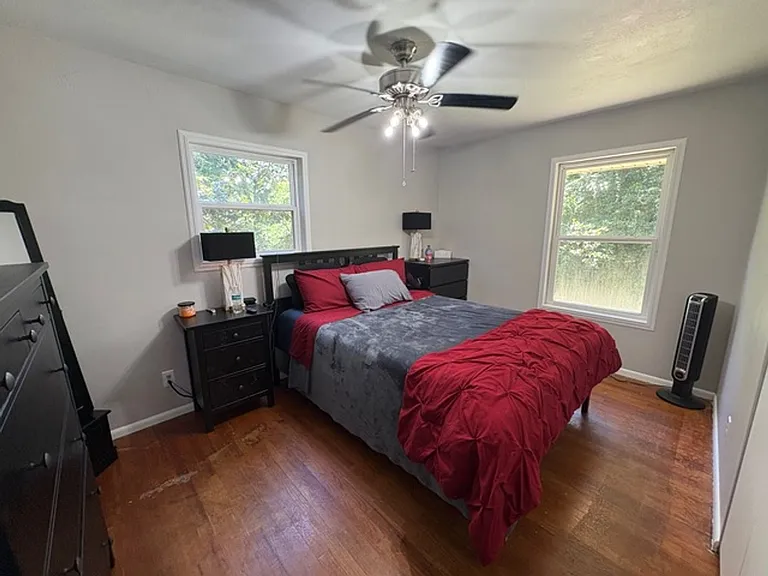374 Lloyd St — Photo 14