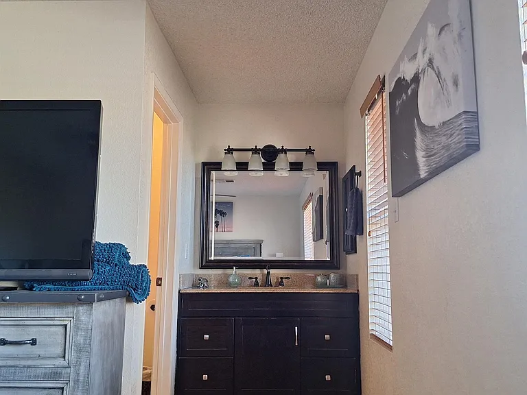 2542 S 32nd Ave — Photo 14