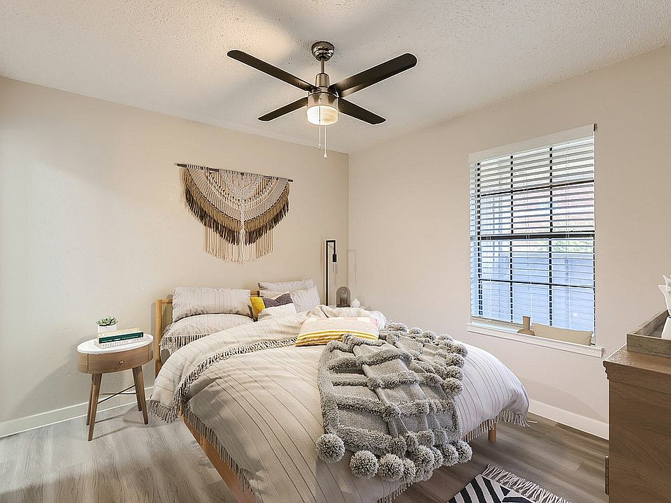 1950 Oak Creek Ln - Web Quality - 043 - Unit 68 - 36 Bedroom - Virtuance Info VS
