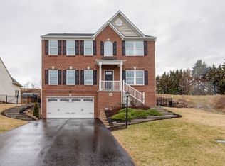 102 Washington Dr, Jefferson Hills, PA