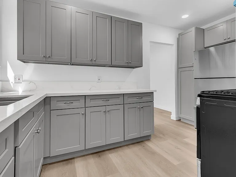 5518 Denker Ave — Photo 2