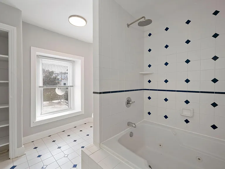 4523 Baker St — Photo 5