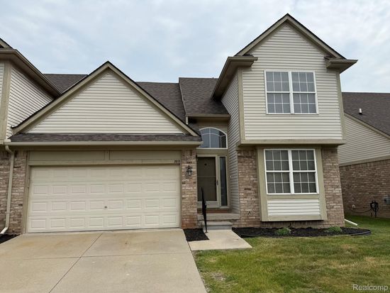 3871 Elvera Ln, Warren, MI 48092
