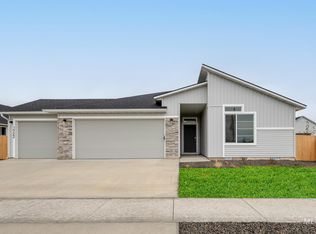 1722 Old Ml, Saint Middleton, ID 83644