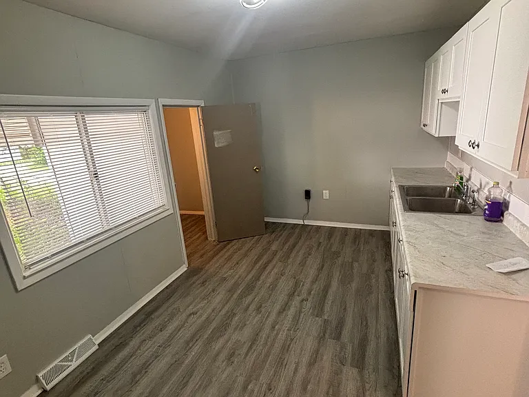 255 E Pearl St #1 — Photo 6