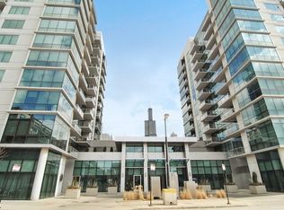 123 S Green St APT 408B, Chicago, IL 60607