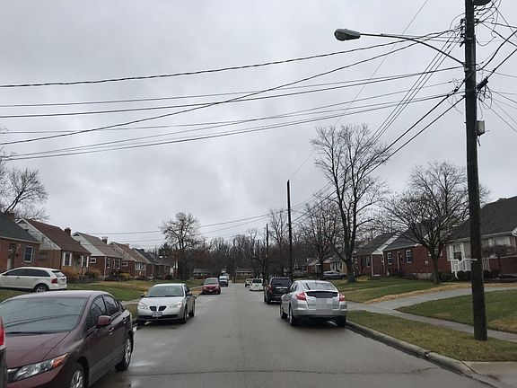 4th image of 2238 Leelanau Ave
