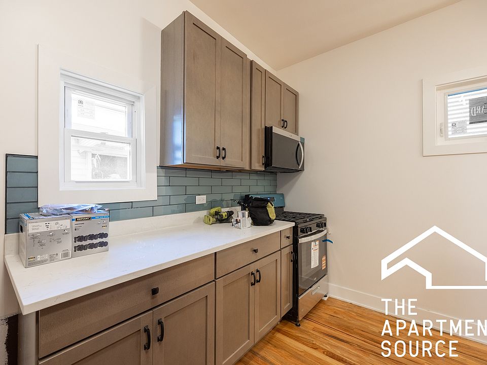 1st image of 1732 N California Ave #1R