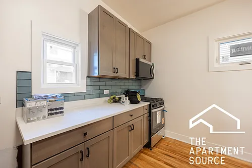1732 N California Ave #1R Photo 1 1732 N California Ave #1R Photo 1