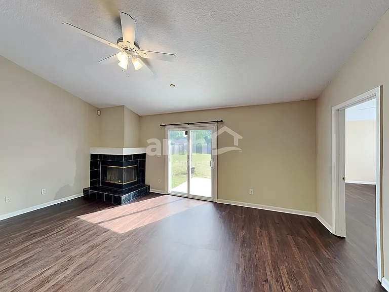 3206 Chantilly Ct — Photo 8