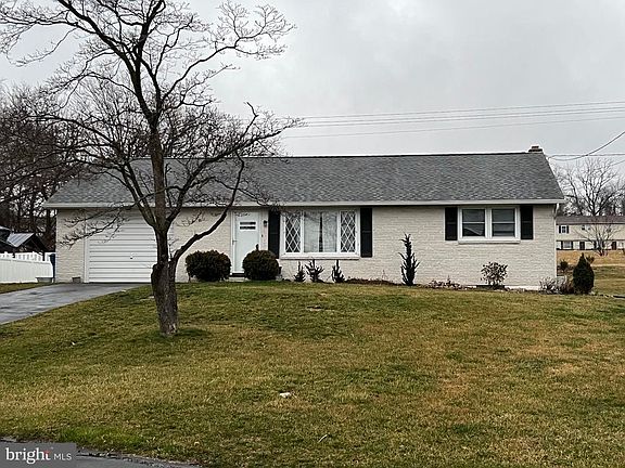 2nd image of 1493 Clayoma Ave
