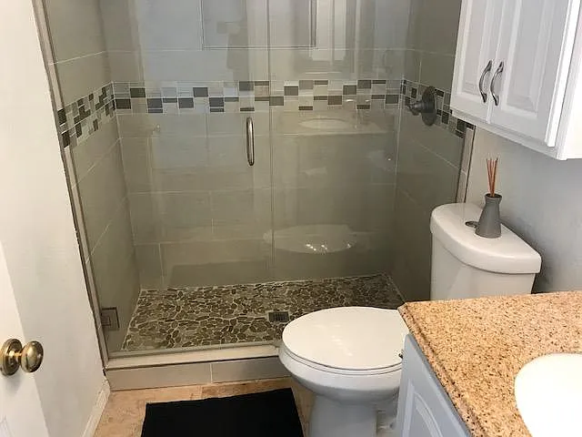 lower/downstairs full bath