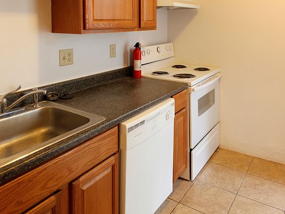 4th image of 2312 N High St