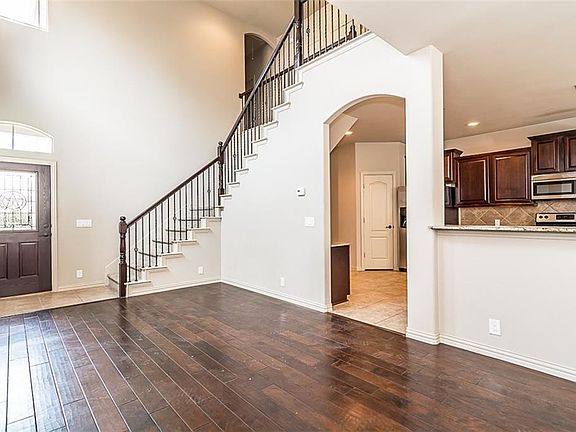 3rd image of 1937 Monterrey St