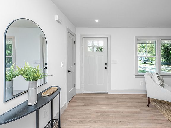 4th image of 2150 Pierpont Ave