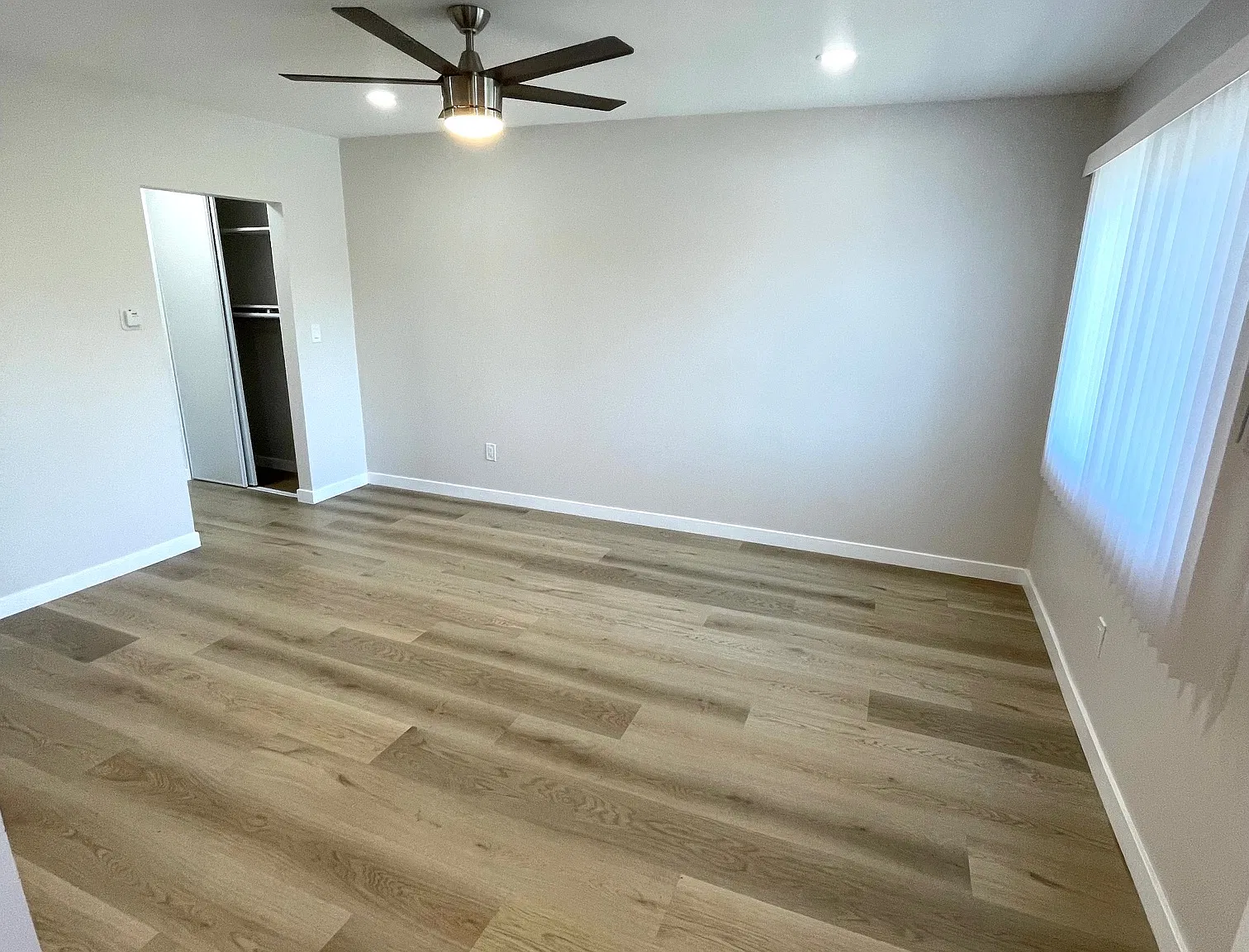 1614 Henderson Ave — Photo 4
