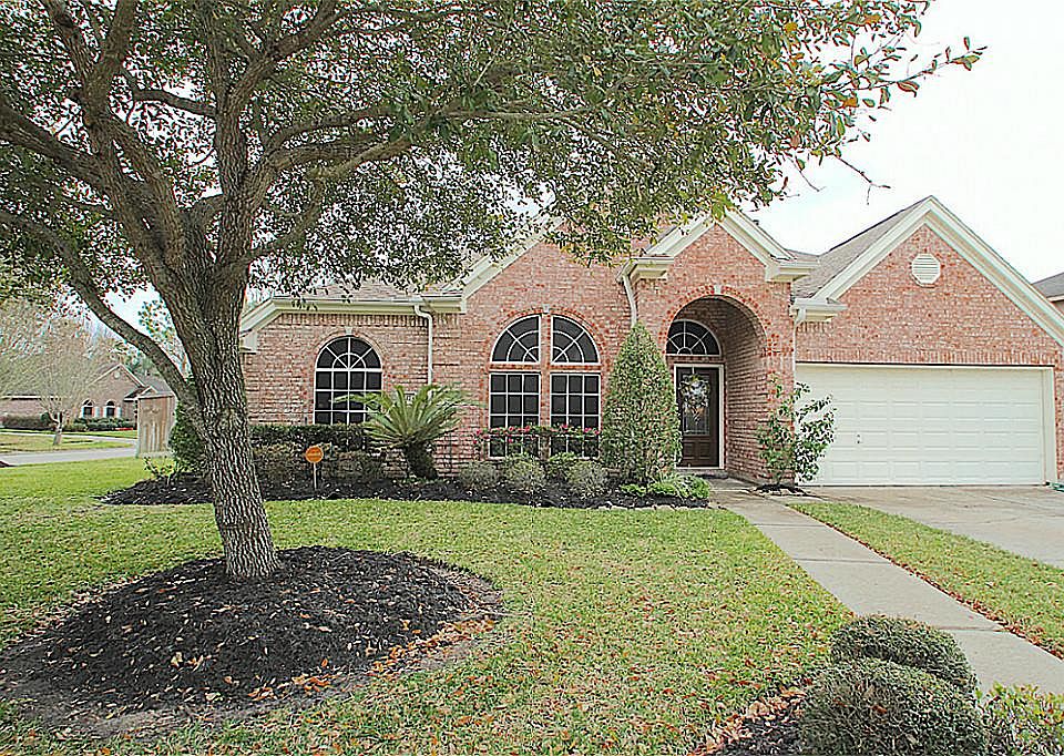 1st image of 217 Willowood Dr