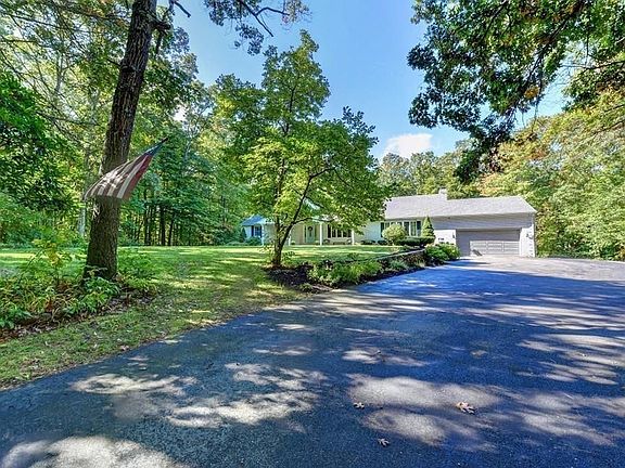 3rd image of 226 Rocky Hill Rd