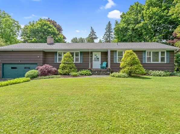 99 Woodmancy Ln, Fayetteville, NY 13066