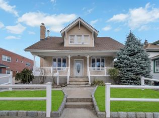 618 S Wellwood Ave, Lindenhurst, NY
