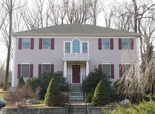 170 Sleepy Hollow Rd, Briarcliff Manor, NY 10510