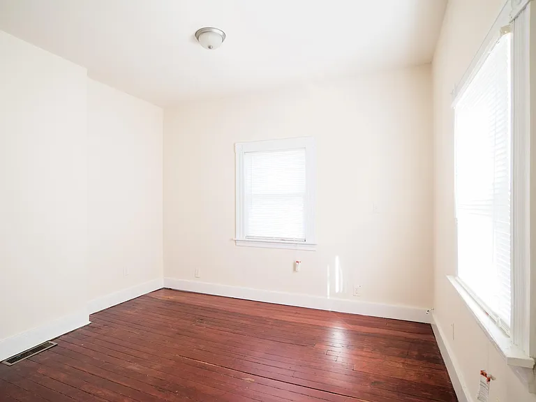 3104 E Marshall St — Photo 16