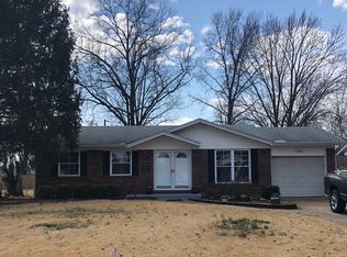 1392 Brushey Grove Ave, Wood River, IL 62095