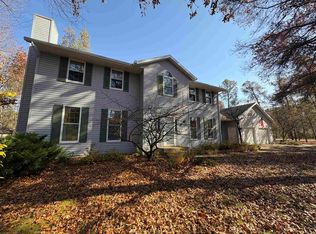 1425 Sunny Crest Dr, Stevens Point, WI 54482