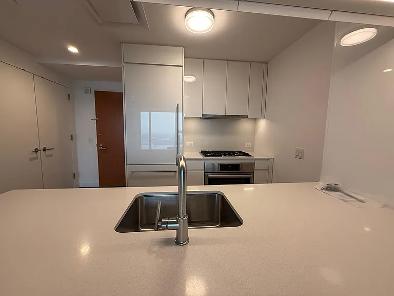 99 Hudson St #4605 — Photo 3