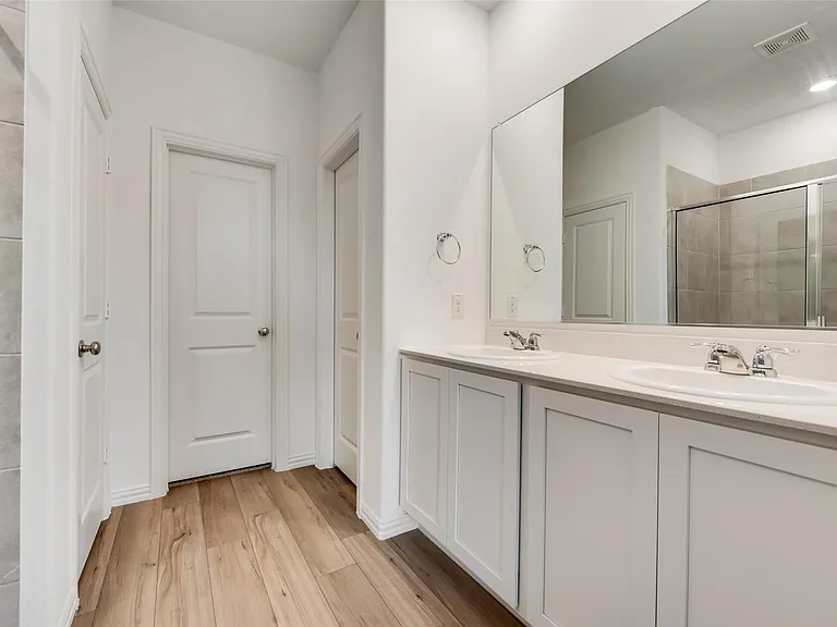 1109 Sassafras Dr — Photo 15