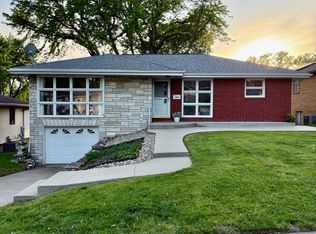 1825 Chaney Rd, Dubuque, IA 52001