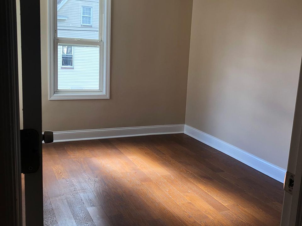 1st image of 18 Linden Ave