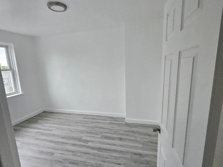 225 N Penn St — Photo 7