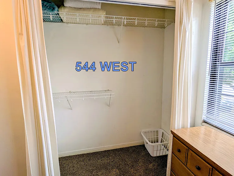 544 E Graham Pl — Photo 6