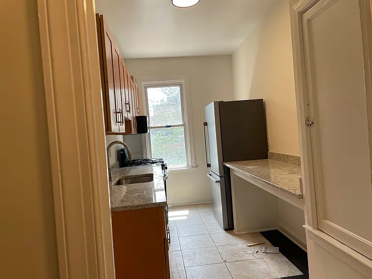 Guilford Apartments — Photo 39
