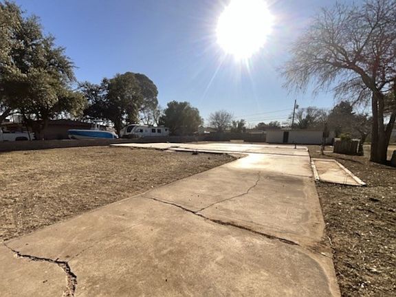 5th image of 809 Sinclair Ave