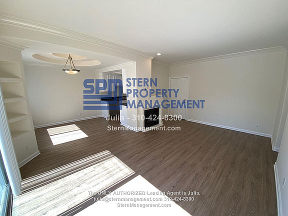 5th image of 912 N Croft Ave APT 204