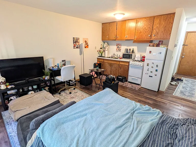 1215 4th St SE — Photo 11