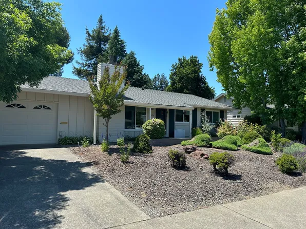 6836 Oakmont Dr, Santa Rosa, CA 95409