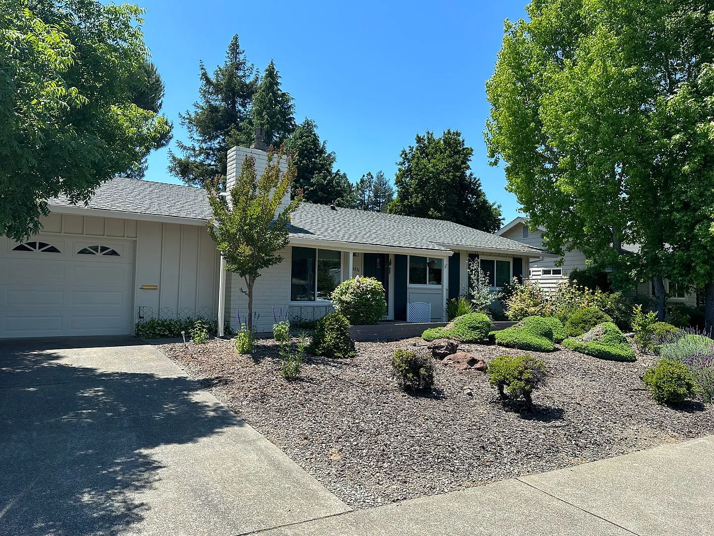 6836 Oakmont Dr photo 1