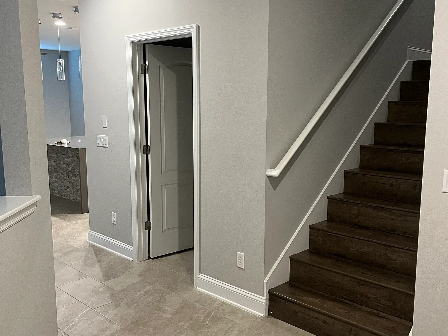 3 bed, 2.5 bath, 2368 sqft, $3,000 — Photo 3