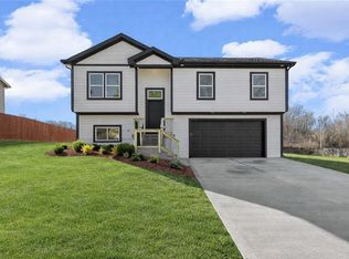 3416 Iowa St, Leavenworth, KS 66048