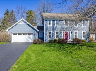 3 Stonefield Pl, Honeoye Falls, NY