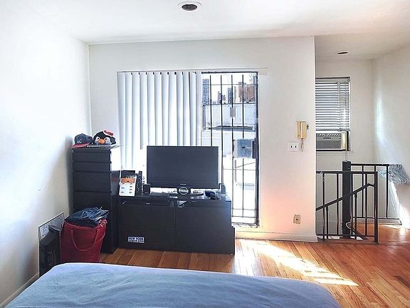5th image of 246 W 102nd St APT 4B