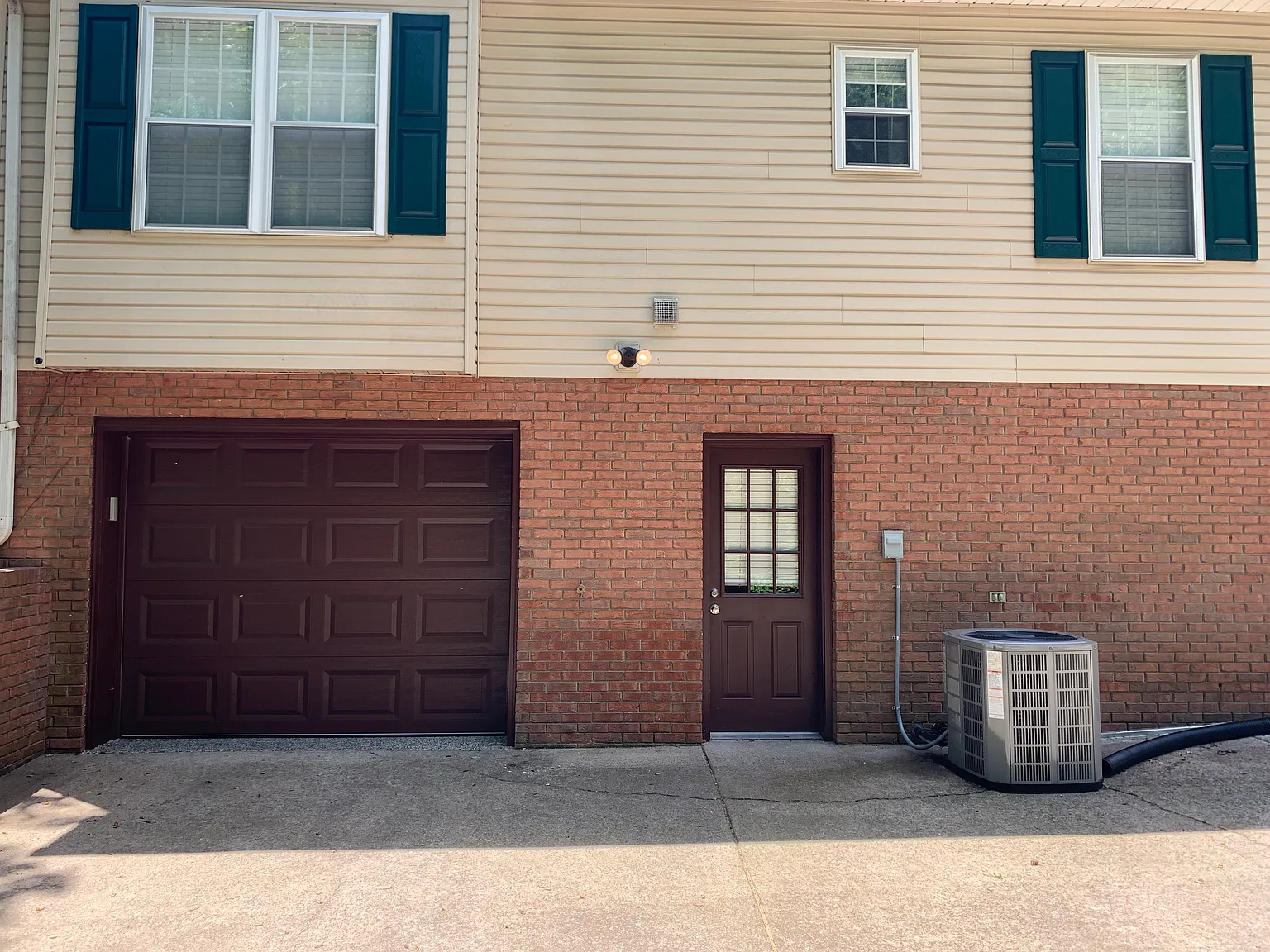 1 House — Photo 2